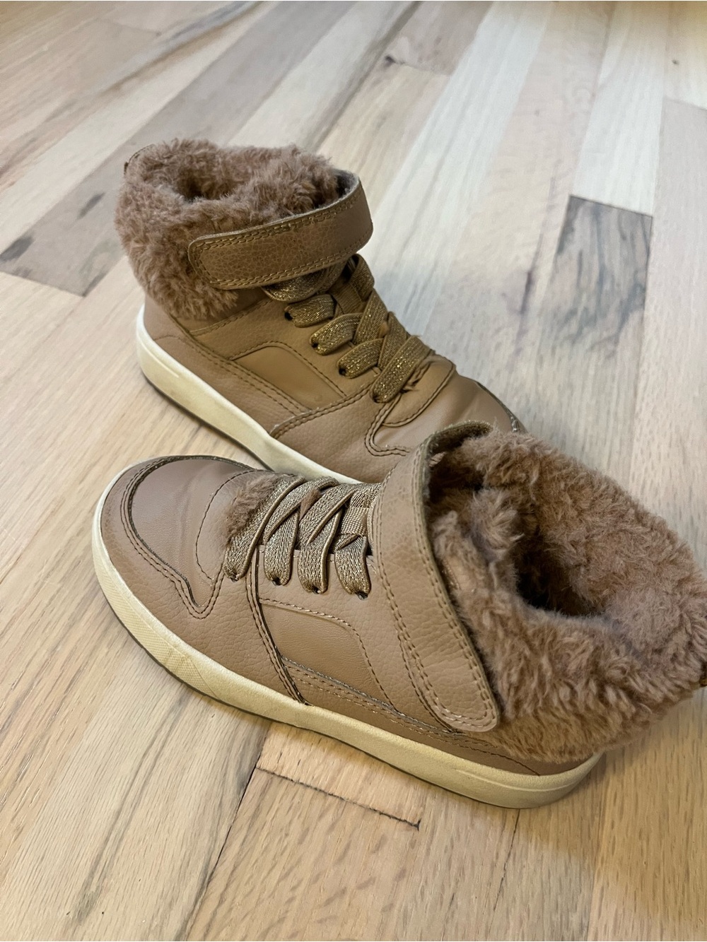 H&M Girls Warm-Lined High-Top Sneakers with Velcro Strap size 11